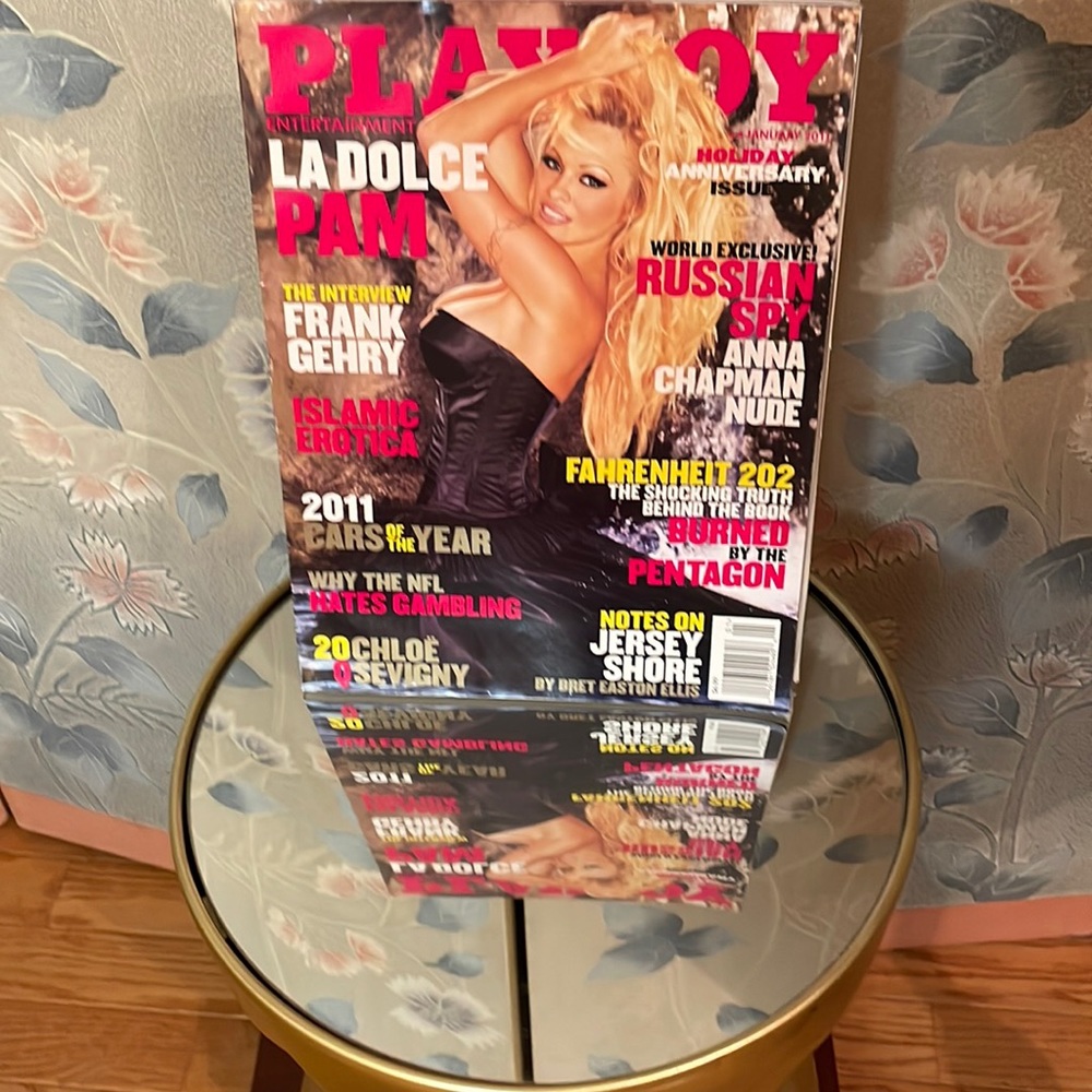 Playboy January 2011 La Dolce Pam . Pamela Anderson